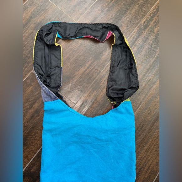 🌸 Boho Patchwork Peace Sign Sling Bag – Festival Hippie Hobo Crossbody - Picture 3 of 10